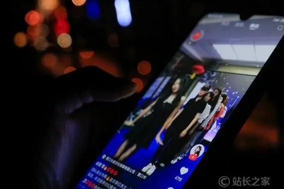 100万粉丝的快手号值多少？